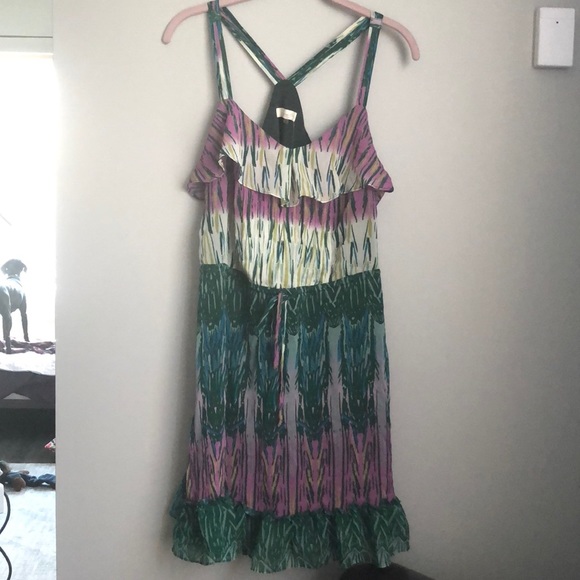 Gorgeous ruffle dress - Picture 2 of 8